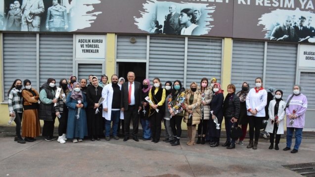 POSBIYIK, KURSİYER KADINLARIN GÜNÜNÜ KUTLADI