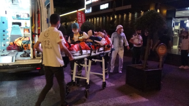 Kadın, dengesini kaybedip düştü...