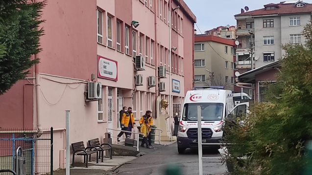 Merdivenlerden düşen küçük çocuk kafa travması geçirdi.