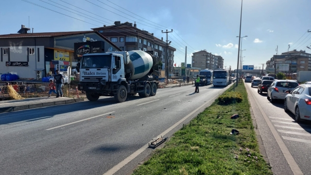 Beton mikseri ile çarpıştı.. 2 yaralı...