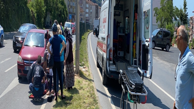 Otomobil yayaya çarptı...