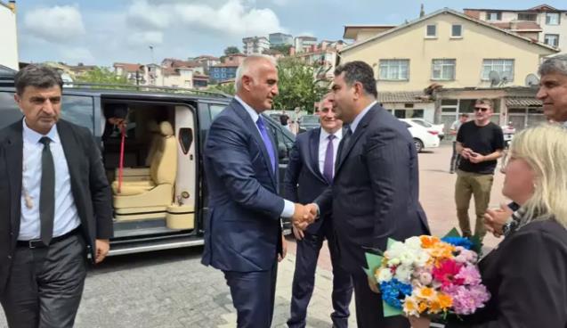 Bakan Ersoy, Gülüç belediyesini ziyaret etti…