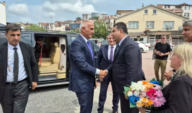 Bakan Ersoy, Gülüç belediyesini ziyaret etti…