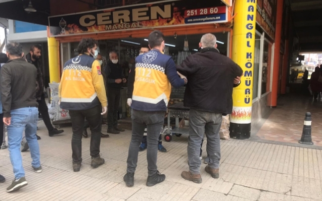 Bıçakla kendini kesti