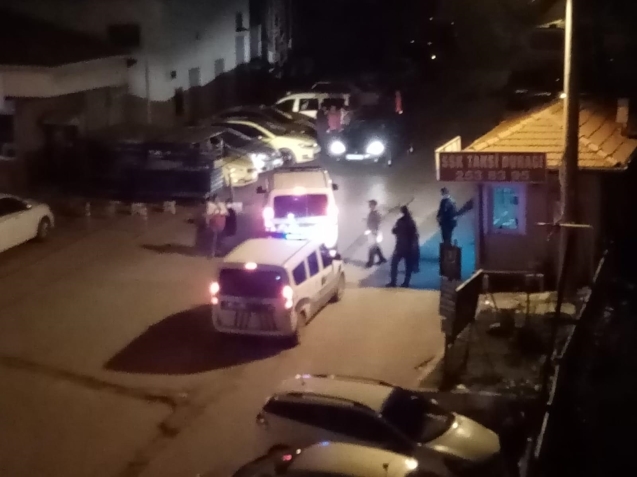 Hastane önünde kavga: Polis olay yerinde