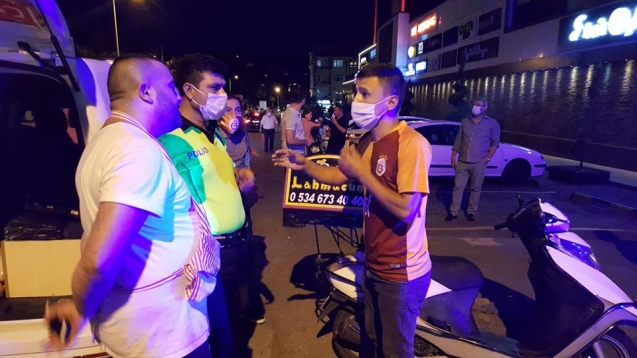 MOTOSİKLET VE MİNÜBÜS ÇARPIŞTI... 1 YARALI...