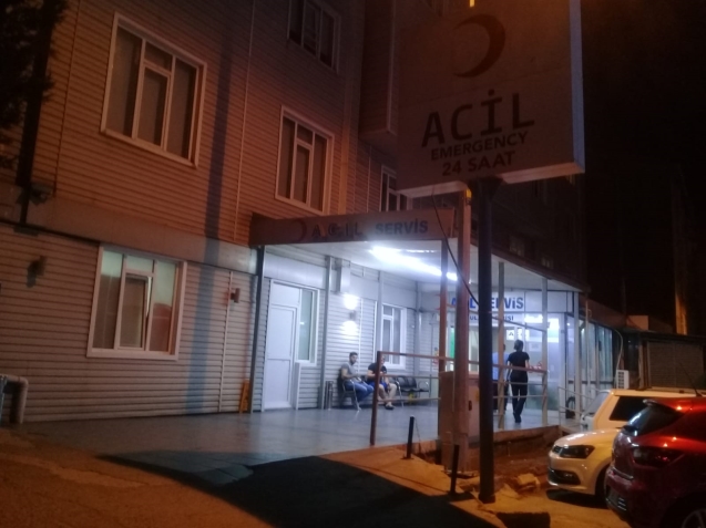 15 kişinin karıştığı kavga da 3 yaralı...