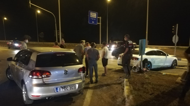 Cenazeden dönerken kaza yaptılar...