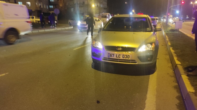 Otomobil yayaya çarptı...1 yaralı