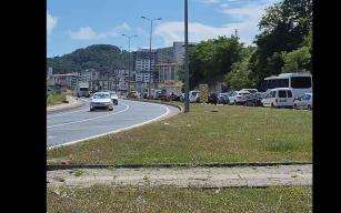 Yol çalışması ışıklar trafiği kilitledi…