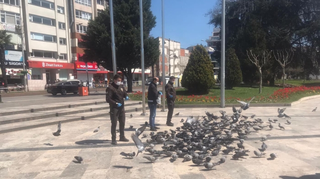 BEKÇİLER, SOKAK HAYVANLARINI UNUTMADI...
