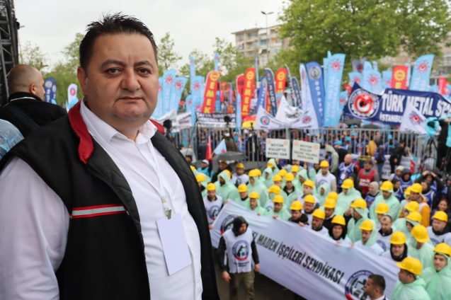 İstanbul mitinginde en ön sırada kutladı...