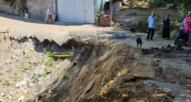 Heyelandan kaynaklı sokak 9 aydır kapalı...