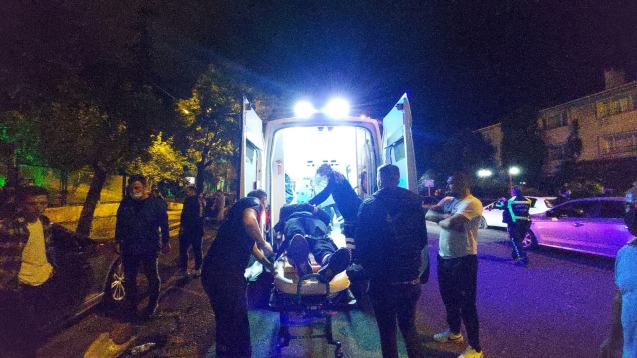 Otomobil ile motosiklet çarpıştı...2 yaralı...