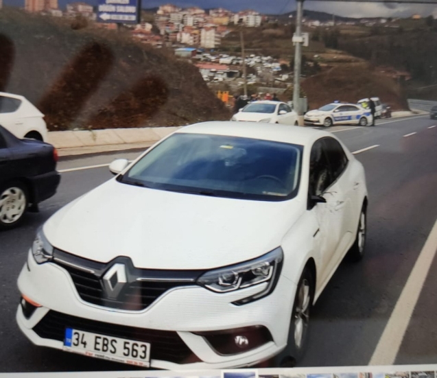 13 yaşındaki öğrenciye araba çarptı...