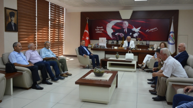 BELEDİYE’DE BAYRAMLAŞMA…
