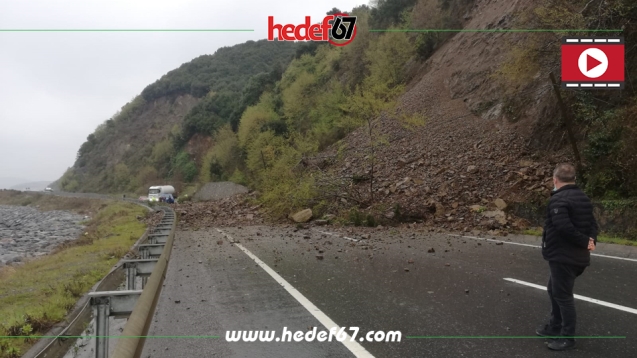 Heyelan yolu ulaşıma kapattı...