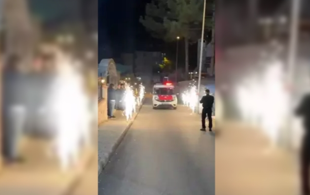 Kavga ihbarına gittiler kutlama yaptılar...