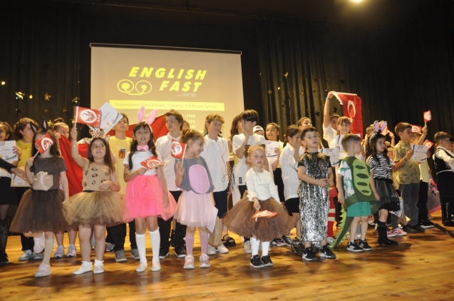 English Fast başarıya doymuyor…Öğrencilerden unutulmaz gece