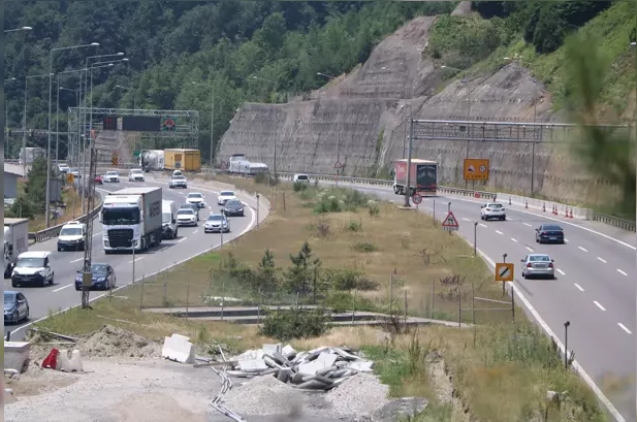 Bolu Dağı geçişinde bayram tatili yoğunluğu...