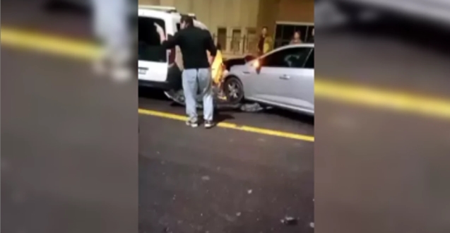 Kaza yapan oğluna kızan babayı çevredekiler sakinleştirdi...