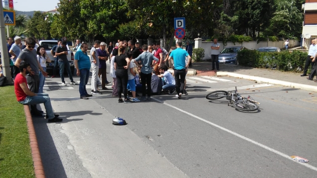 Bisikletli ağır yaralandı… O anlar kameraya yansıdı…