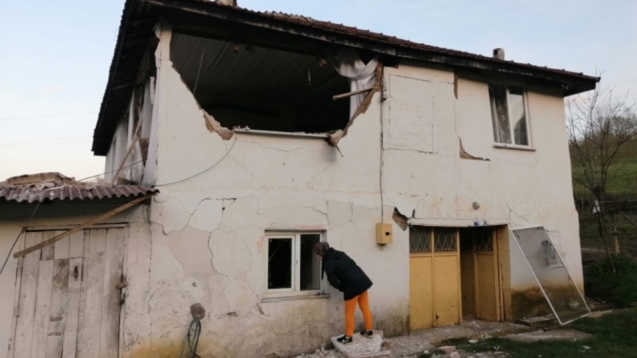 Tüp bomba gibi patladı...2 yaralı