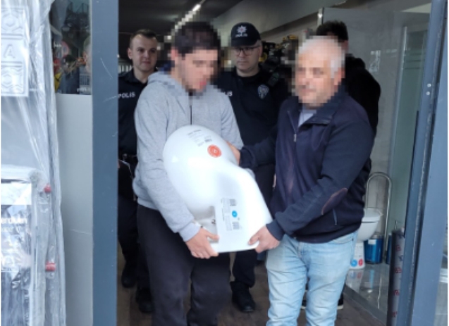 ‘Duşa kabin’ dedi, hediyesini aldı gitti…