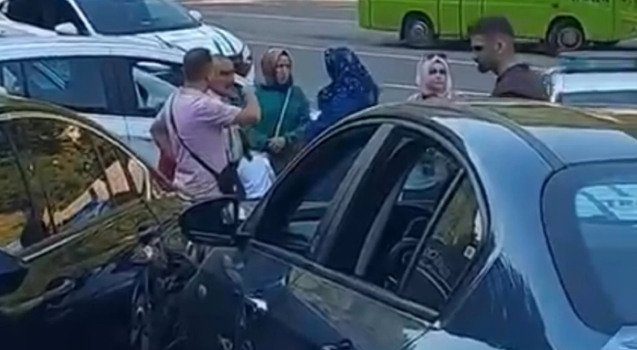 Zincirleme kaza...1’i hamile 3 kişi yaralandı...
