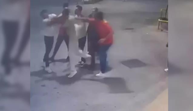 Yumruklar havada uçuştu...