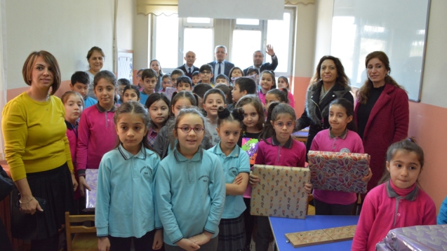ÇOCUK MECLİSİ’NDEN ‘KARDEŞ OKULUMA HEDİYE’ ETKİNLİĞİ