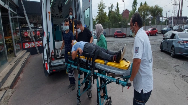 Genç çocuk başından darbe alarak yaralandı...