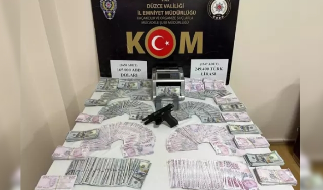 Kalpazan'a eş zamanlı operasyon... Tutuklandı...