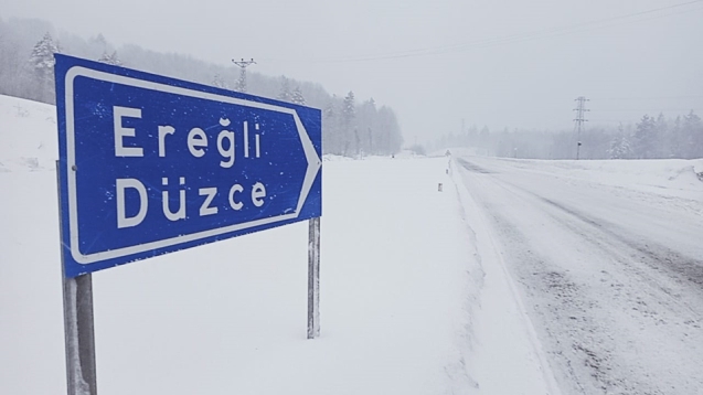 Yoğun kardan uzun araçlara yollar kapatıldı...