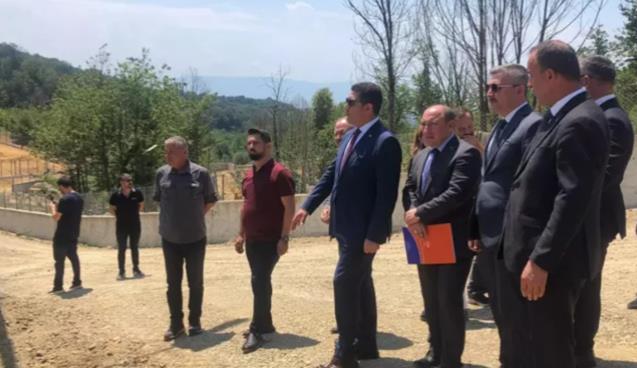 Düzce Valisi Aslan, hayvan barınağını ziyaret etti...