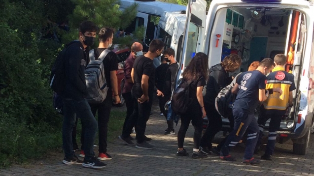 Trafik kazası...8 yaralı...
