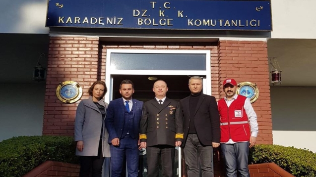 KIZILAY'DAN PLAKET TAKDİMİ...
