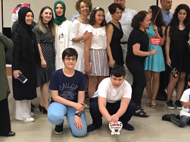 Öğrencilerin mezuniyet sevinci…