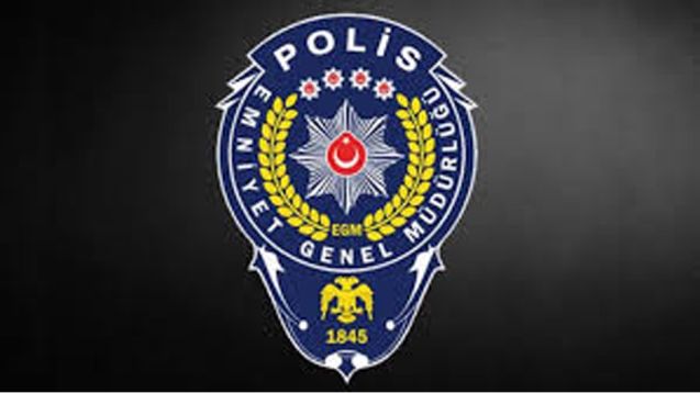 KAPATILAN İŞ YERLERİ POLİSLER TARAFINDAN DENETLENİYOR...