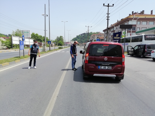 POLİSLERİMİZE AYAKTA ALKIŞ...