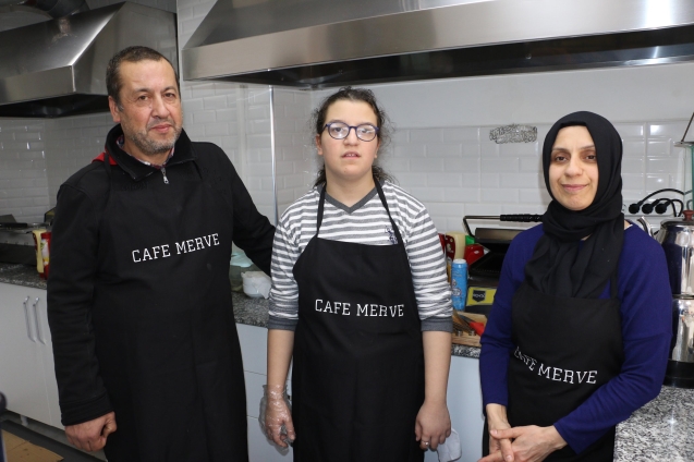 Bu kafe rehabilitasyon merkezi gibi çalışacak