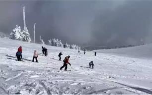 Sömestr tatilinde kayak merkezi yoğun geçiyor...