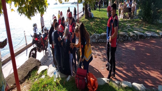 Eşi ile tartışan kadın denize atladı.
