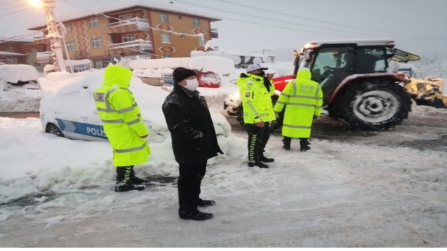 Zonguldak- Ereğli Karayolu, tedbirli olarak ulaşıma açıldı..