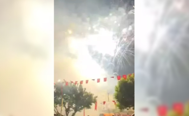 Havai fişek patladı... Belediye işçisi yaralandı...