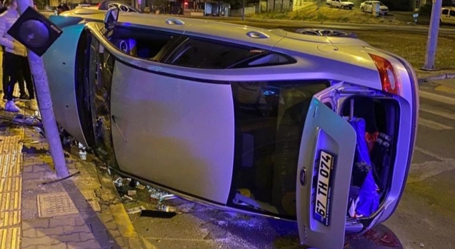 Otomobile çarpıp takla attı...
