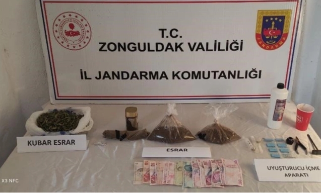 2 Şüphelinin evinde esrar bulundu !