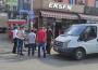 Kazayı izlemek için kamyonetten indi: Ayağını otomobil ezdi!
