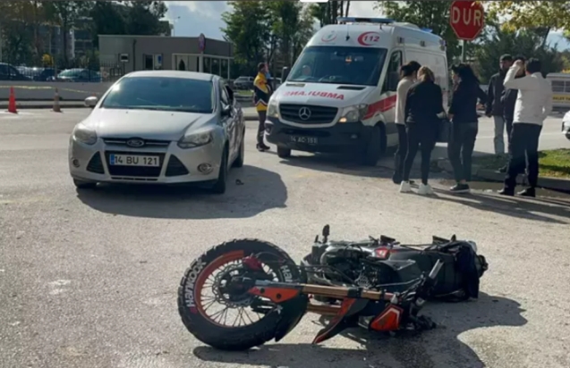 Kavşakta çarpıştılar... Sürücü yaralandı...