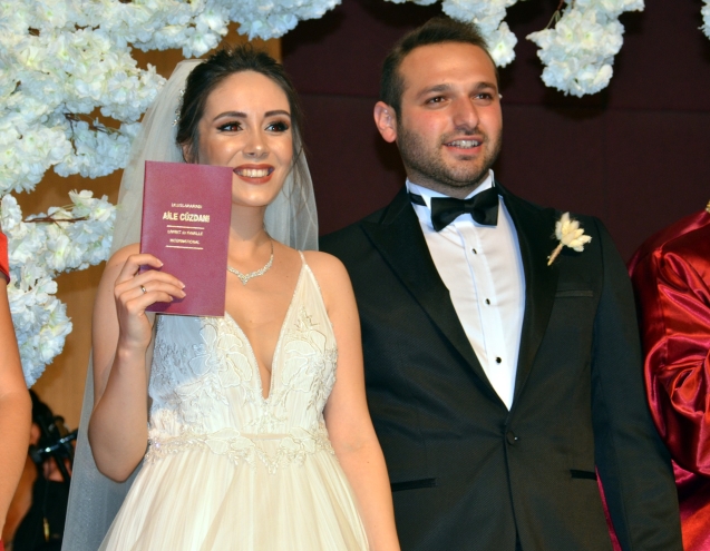 Dünya Evine girdiler...